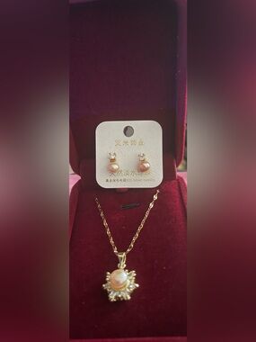 Elegant Gold Pearl Necklace and Stud Earrings Set - Pink Pearl freshwater pearl